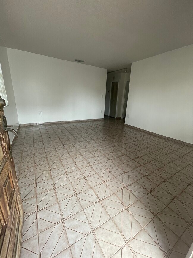 Photo - 3353 SW 26th St House