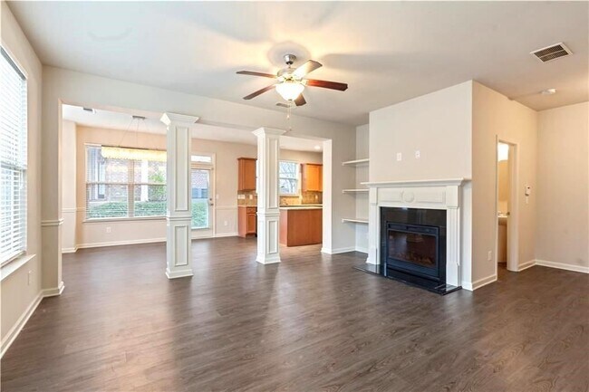 Foto del edificio - 3879 Brockenhurst Dr