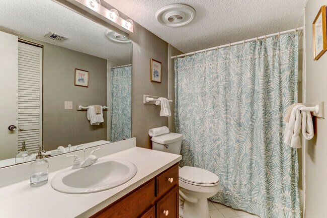Foto del edificio - 2070 Beachwood Rd