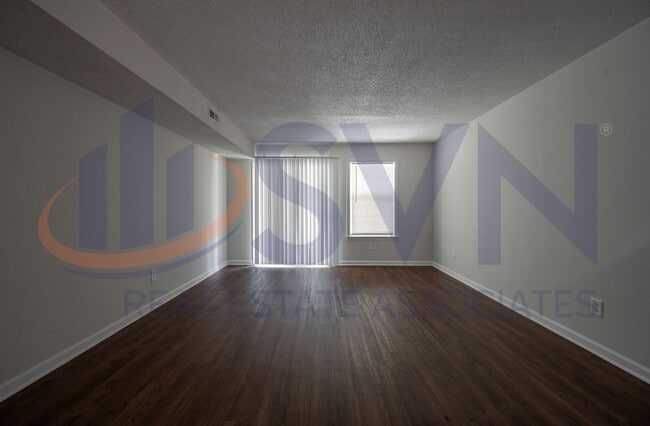 Building Photo - 221 Schultz St