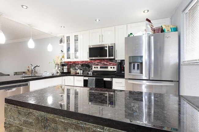 Building Photo - 9467 Boca Cove Cir