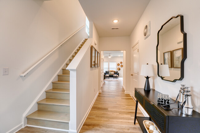 Entrance/foyer - Windward Grove - Townhome Rentals