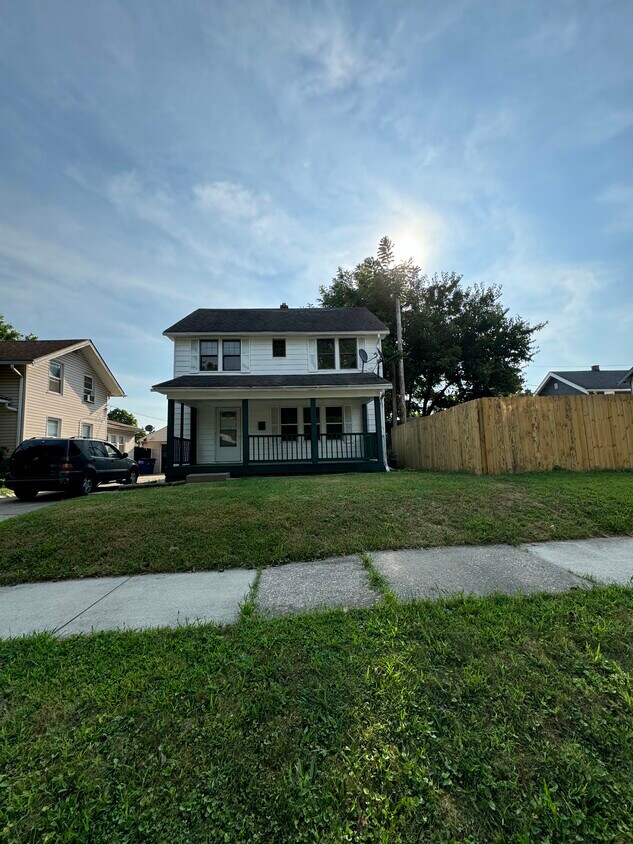 Foto principal - 4316 Burnham Ave