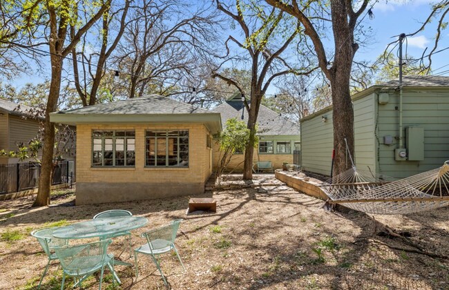 Building Photo - Gorgeous Tarrytown Home for Rent