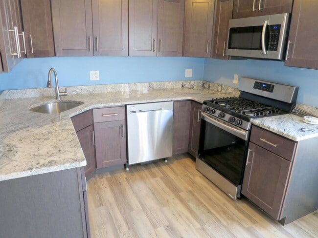 Building Photo - 286 Highland Ave