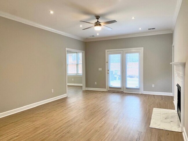 Building Photo - UNIQUE PROPERTY IN CONVENIENT IRMO LOCATION