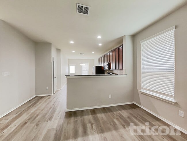 Building Photo - 221 Texas Thistle