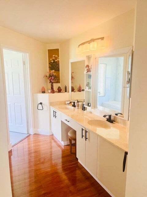 Foto del edificio - 6817 Barnwell Dr