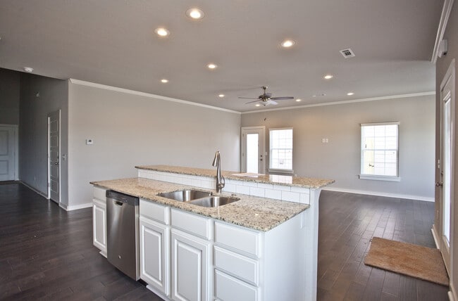 Building Photo - ***3811 SW Peachwood Drive***
