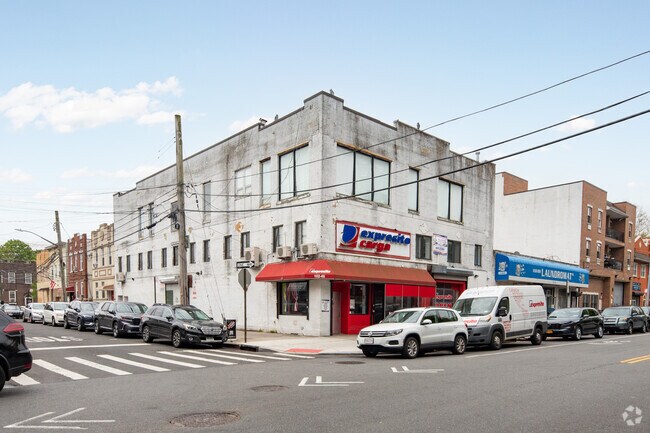 Foto del edificio - 10415 Corona Ave