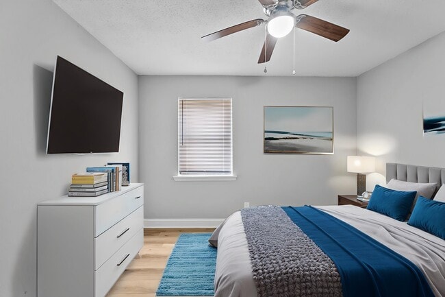 Building Photo - Pineview Apartments