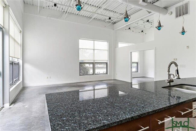 Building Photo - 2514 Abercorn St