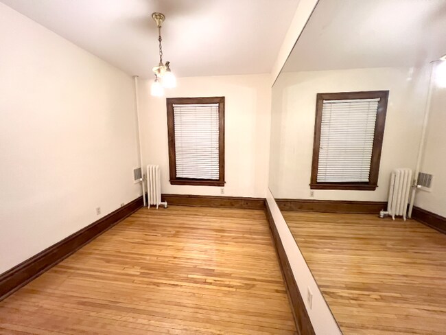 Foto del edificio - 1204 Harmon Pl