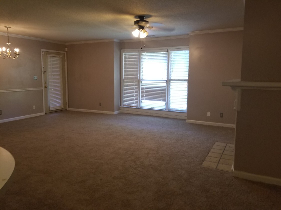 Foto principal - 5070 7 Pine Cir