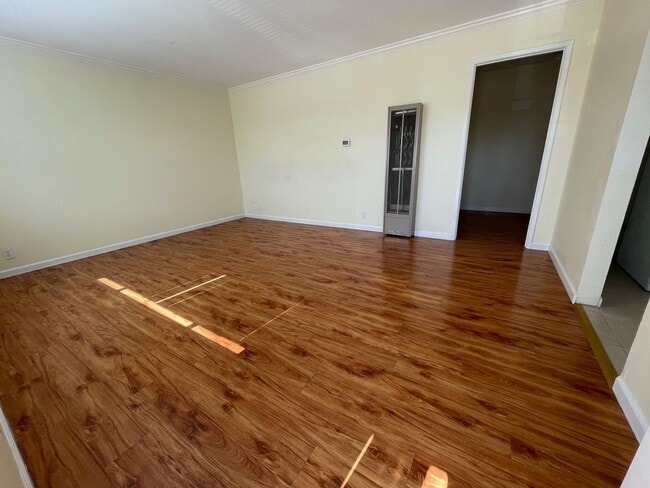 Building Photo - Unit 3