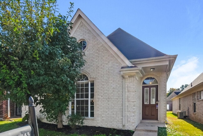 Building Photo - 6843 Mikayla Ln