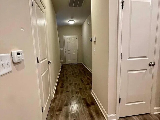 Building Photo - 1915 Fleming Rd