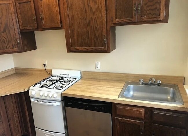 Foto del edificio - 570 Bloomfield Ave