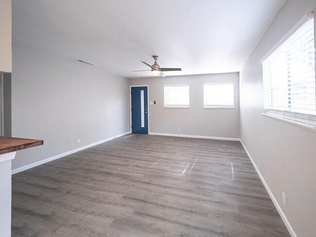 Building Photo - 1702 Rockbridge Ter