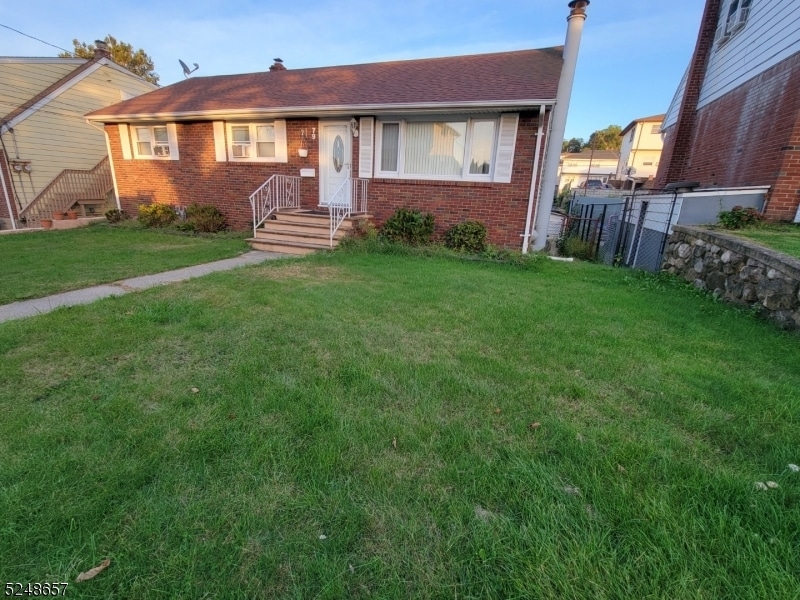 Primary Photo - 79 Mt Pleasant Ave