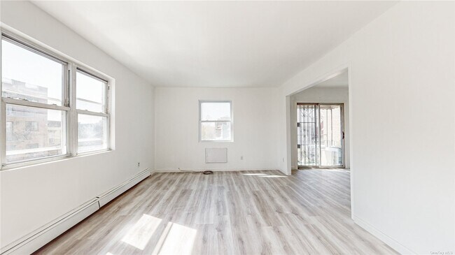 Building Photo - 104-43 37th Dr