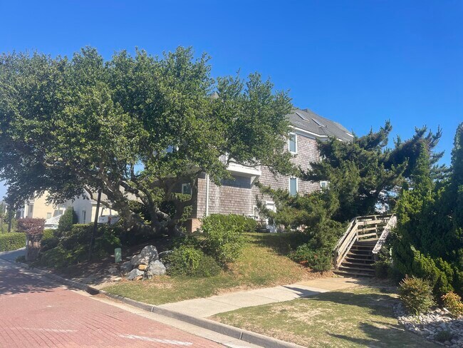 Foto del edificio - 3840 Bay Oaks Pl