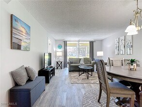 Building Photo - 200 Turtle Lake Ct