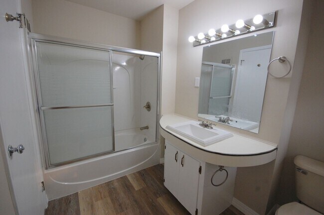 Foto del edificio - 3 Bedroom 2 Bathroom 2 Stall Attached Garage - Boone Iowa