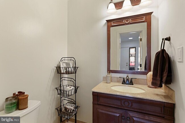 Foto del edificio - 2104 Cartwright Pl