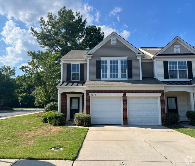 Provincetowne Apartments for Rent with Hardwood Floors Charlotte, NC