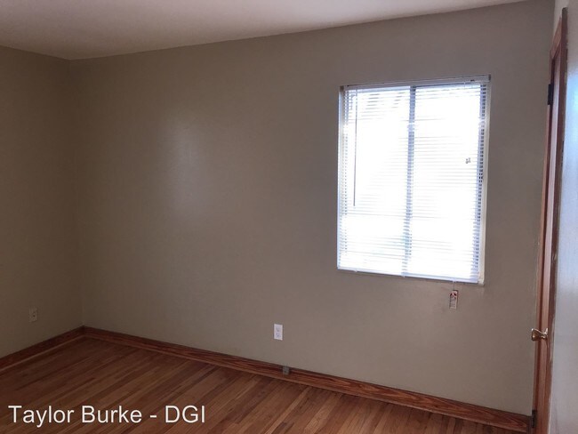 Building Photo - 2421 29th Street Ensley