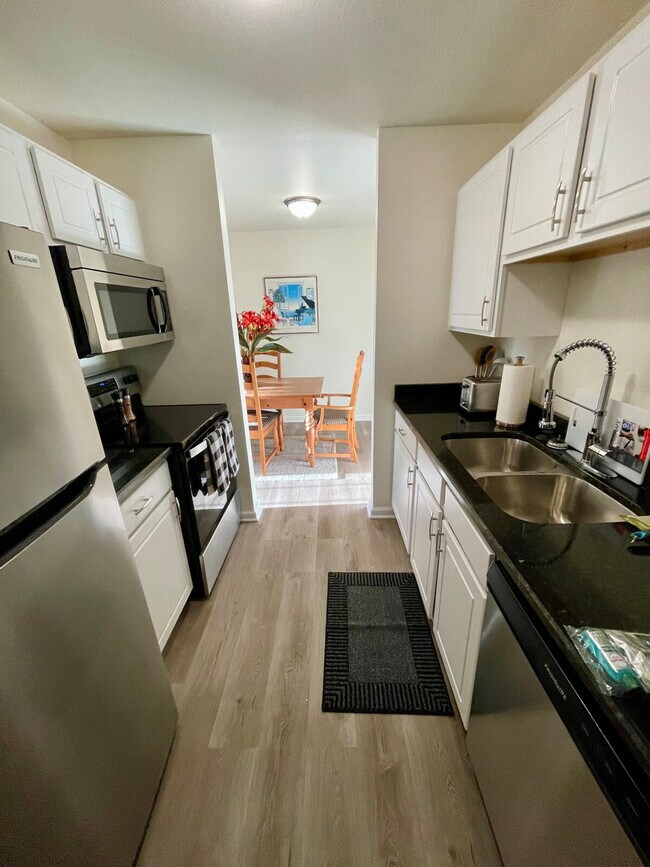 Building Photo - 1603 Green Forest Run