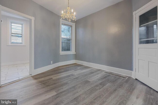 Foto del edificio - 2661 N Douglas St