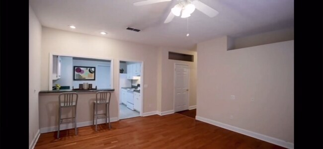 Photo - 105 N Nash St Apartments