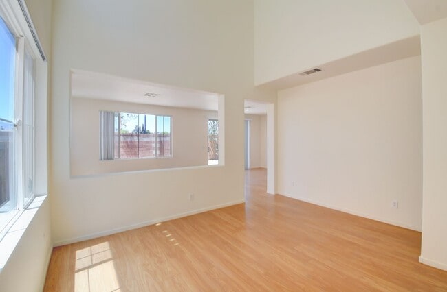 Building Photo - 3 Bed Home - Open Floor Design - Community Pool - New Everything Inside