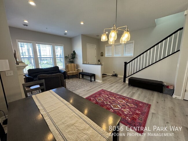 Foto del edificio - 8056 Central Park Way