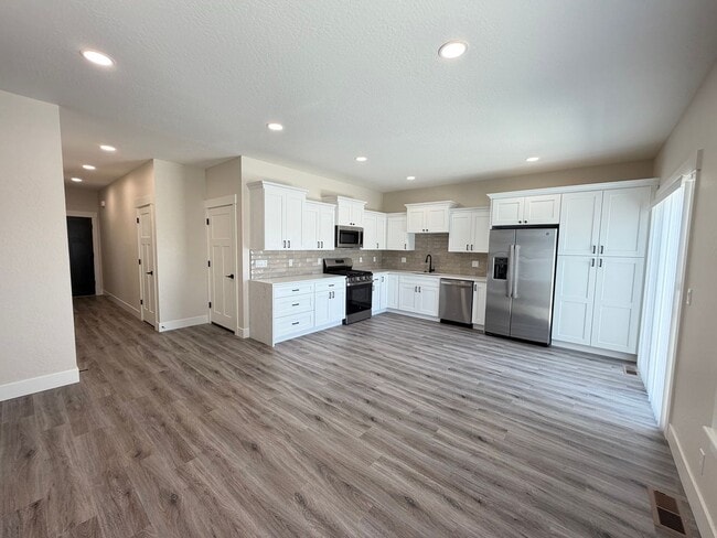 Foto del edificio - Brand New Hayden Townhome