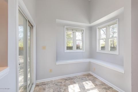 Building Photo - 3000 Foxhorn Rd