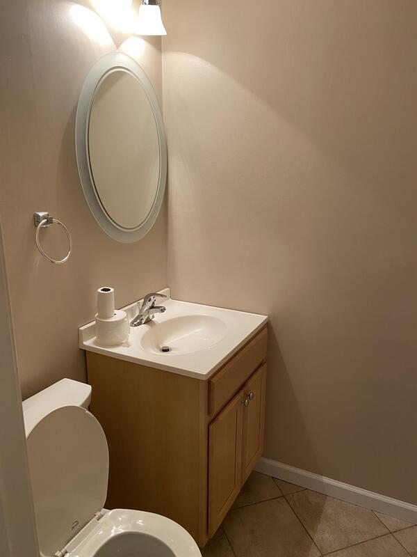 Foto del edificio - 127 Creekside Dr