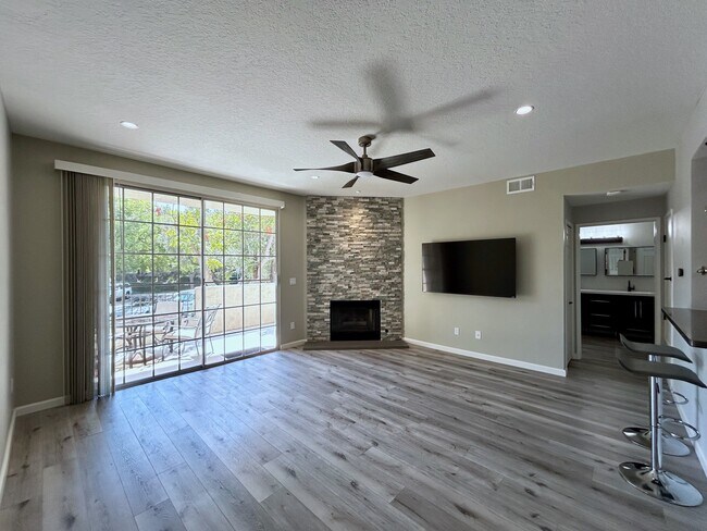 Building Photo - 24151 Del Monte Dr