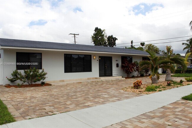 Building Photo - 8811 SW 54th Terrace