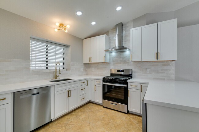 Foto del edificio - Stunning fully remodeled single-story home