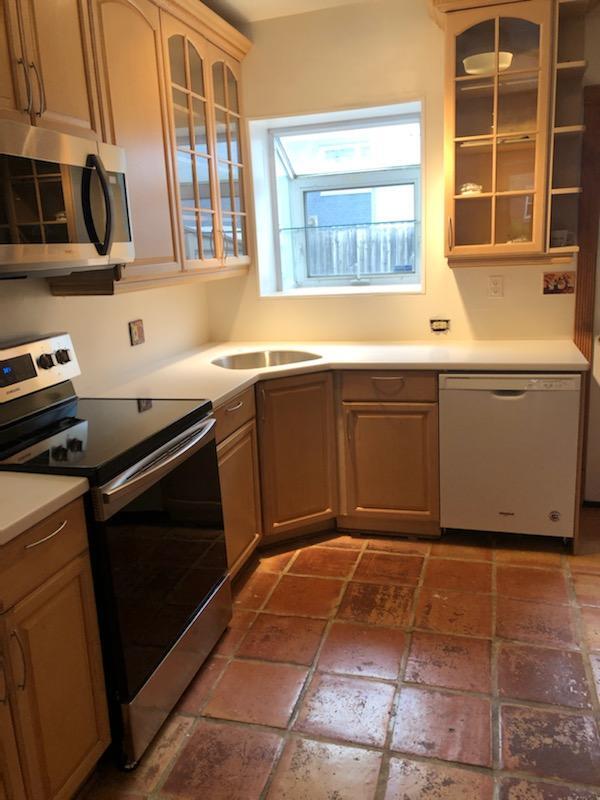 Cocina - 1022 G St NE