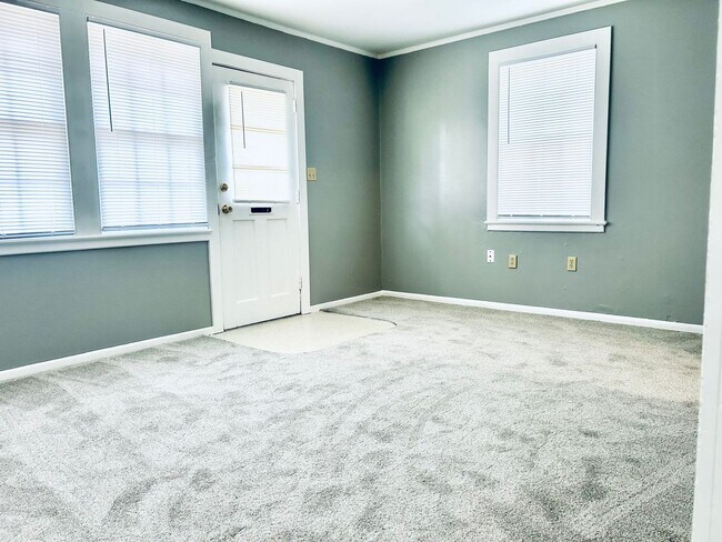 Foto del edificio - Move In Ready! 2 Bedroom House