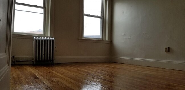 Building Photo - 1185 Boylston St