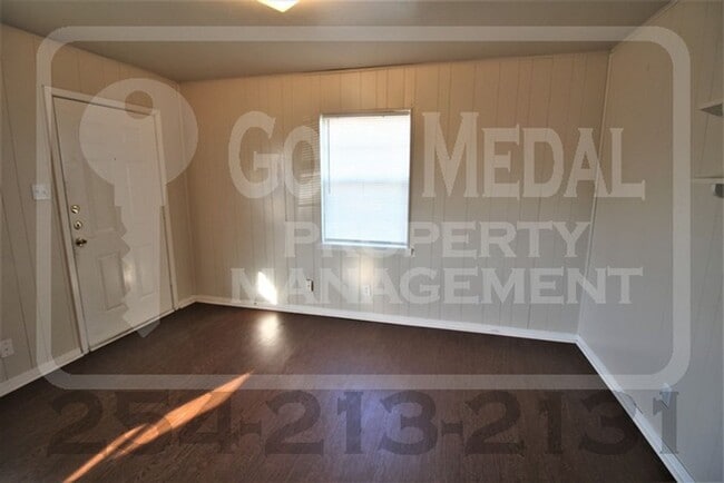 Building Photo - 801 Pecan Cir