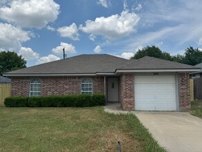 Building Photo - 3411 Warfield Dr
