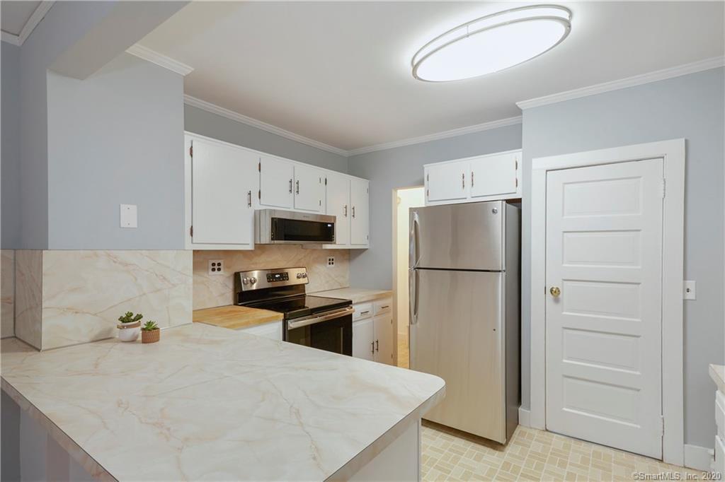 85 Pemberwick Rd Unit A, Greenwich, CT 06831 Room for Rent in