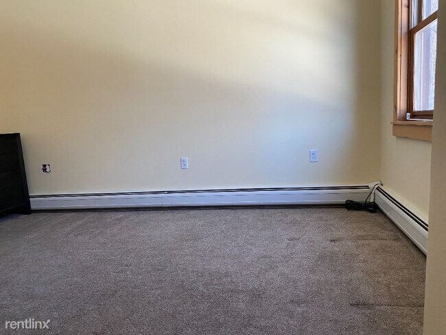 Building Photo - 3 br, 1 bath House - 1189 Quarry Hill Road