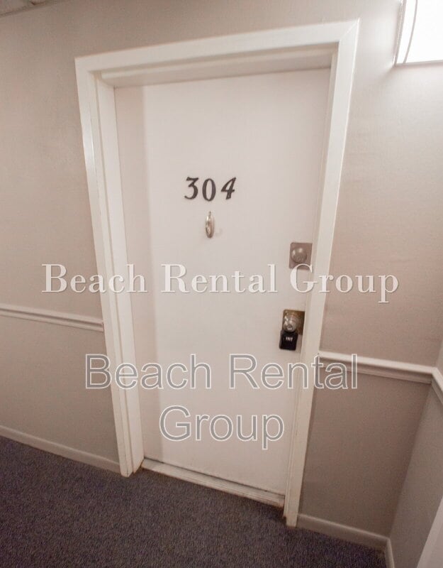 Building Photo - 6840 Blue Heron Blvd